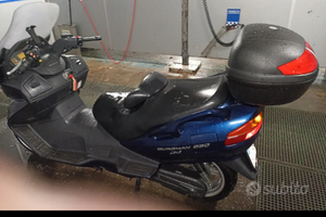 Suzuki burgman 650 2004