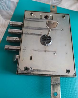 serratura DIERRE per porta blindata 