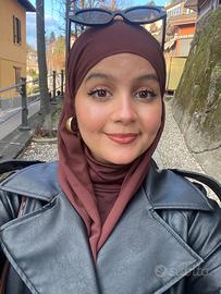 Cameriera , aiuto cuoco ,addetta alla pulizia