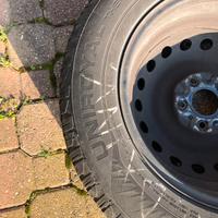cerchi in ferro per auto con coperto ni e copri ce