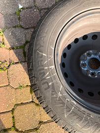 cerchi in ferro per auto con coperto ni e copri ce