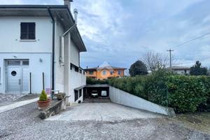 CAPANNONE A PUEGNAGO SUL GARDA