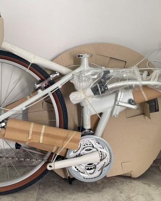 bici bianca nuova pieghevole pininfarina
