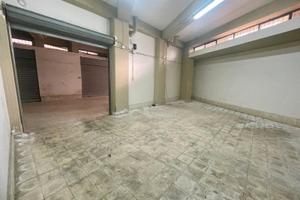 Ampio locale garage mq. 54 zona Barriera