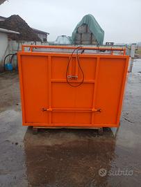 Cassone porta attrezzi o animali