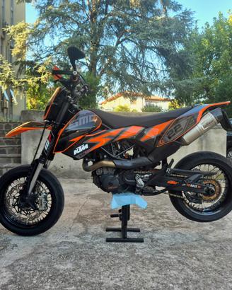 KTM 690 SMC 2010 - depo a libretto A2