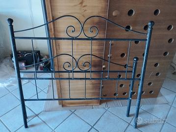 Letto in ferro battuto da una piazza e mezzo 