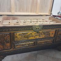Cassapanca etnica di legno intagliato pezzo unico