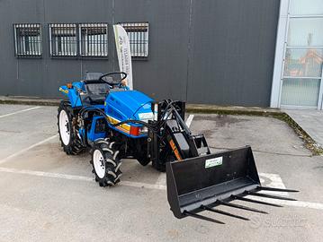 TRATTORE - ISEKI TU 165 - CON CARICATORE FRONTALE