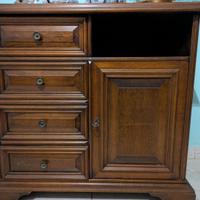Mobiletti e cassettiere in legno stile classico