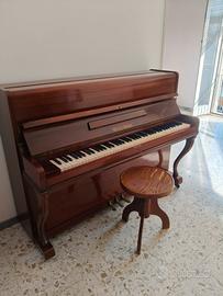 Pianoforte in legno lucido