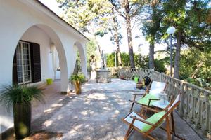 Villa immersa nel verde ad Ostuni