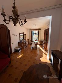 V/1332 Primo piano in piccolo stabile