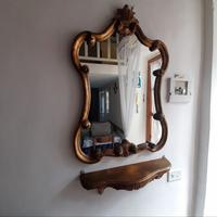 Specchio con cornice in legno 