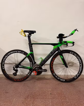 Bici focus izalco chrono per corono e triathlon