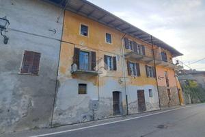 CASA SEMINDIPENDENTE A DORZANO