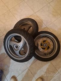 Gomme scooter