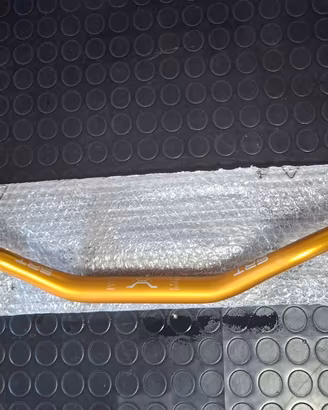 Manubrio Srt per Yamaha MT09 2025 