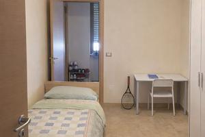 Stanza singola per universitaria, Porta Napoli