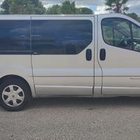 Renault Trafic 2.0 dci Passenger 8 posti