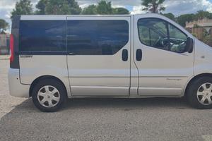 Renault Trafic 2.0 dci Passenger 8 posti