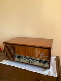 Radio giradischi Minerva anni sessanta