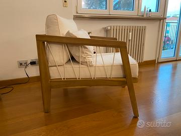 Poltrona in legno di acacia