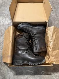 Anfibi militari con soletta Vibram