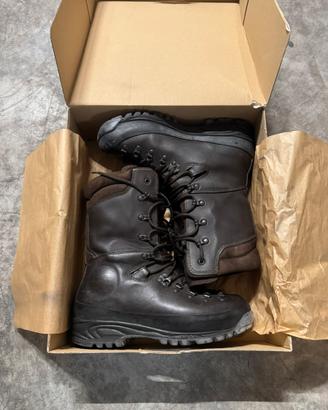 Anfibi militari con soletta Vibram