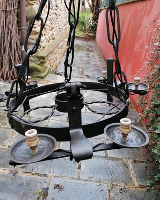 lampadario in ferro battuto origine Francia 