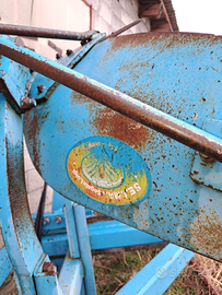 Aratro bivomere sbarrabile