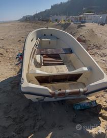 Barca motore piccola pesca