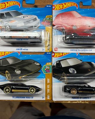 4 modellini Hot Wheels