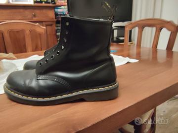 DR MARTENS