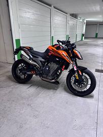 KTM duke 790