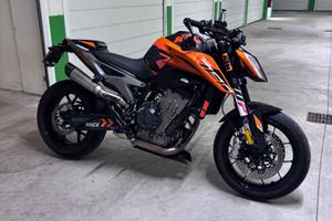 KTM duke 790