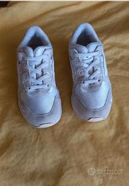 Scarpe da ginnastica ASICS bianche bimbo/a n. 31,5
