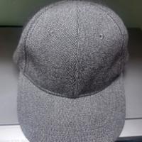 cappellino con visiera stile inglese