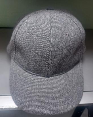 cappellino con visiera stile inglese