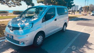 Nissan nv 200