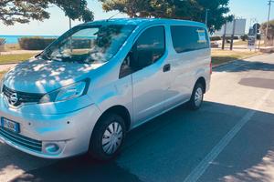 Nissan nv 200