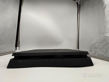 PlayStation 4 Slim Nera + Controller