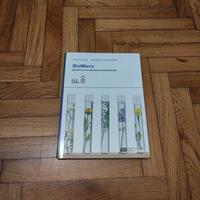libro Bio micro con ISBN visibile