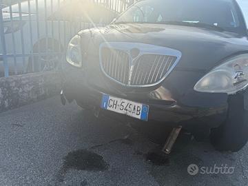 Lancia Ypsilon 2007 1.2 incidentata