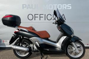 Yamaha X-City 250 strada e valigia