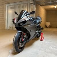 Yamaha YZF R1 - 2012