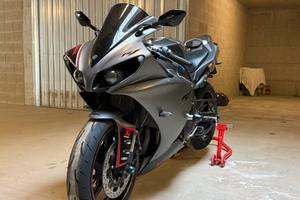 Yamaha YZF R1 - 2012