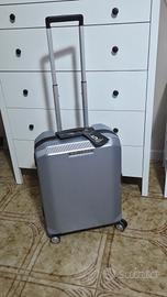 Trolley Piquadro Cubica.

Nuovo con etichetta