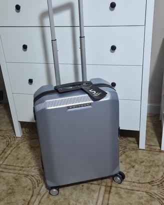 Trolley Piquadro Cubica.

Nuovo con etichetta