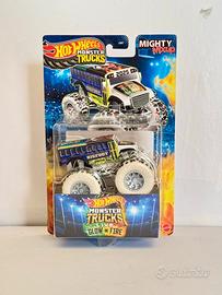 Hot Wheels Monster Trucks Live Glow & Fire